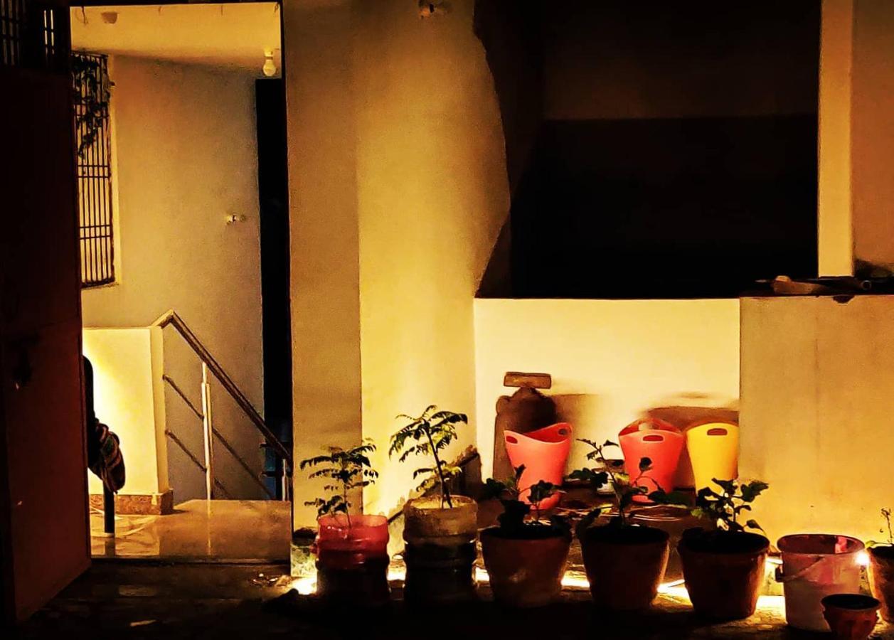 Hotel The White Canyon Varanasi