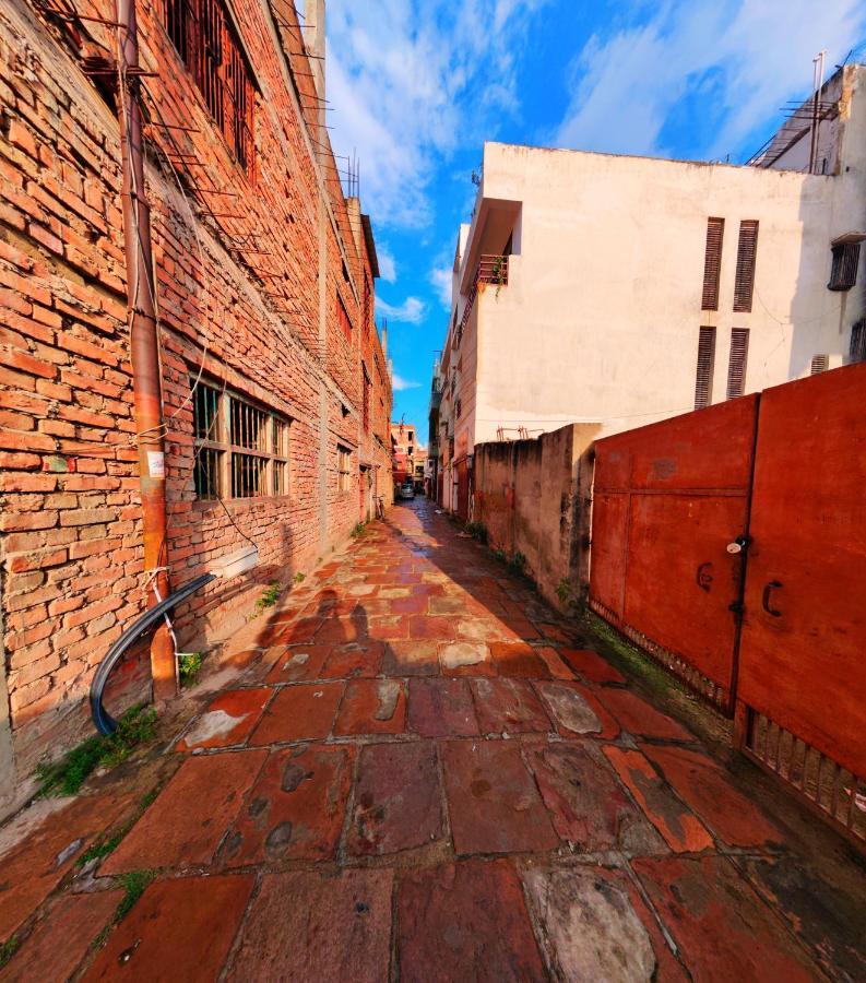 Hotel The White Canyon Varanasi