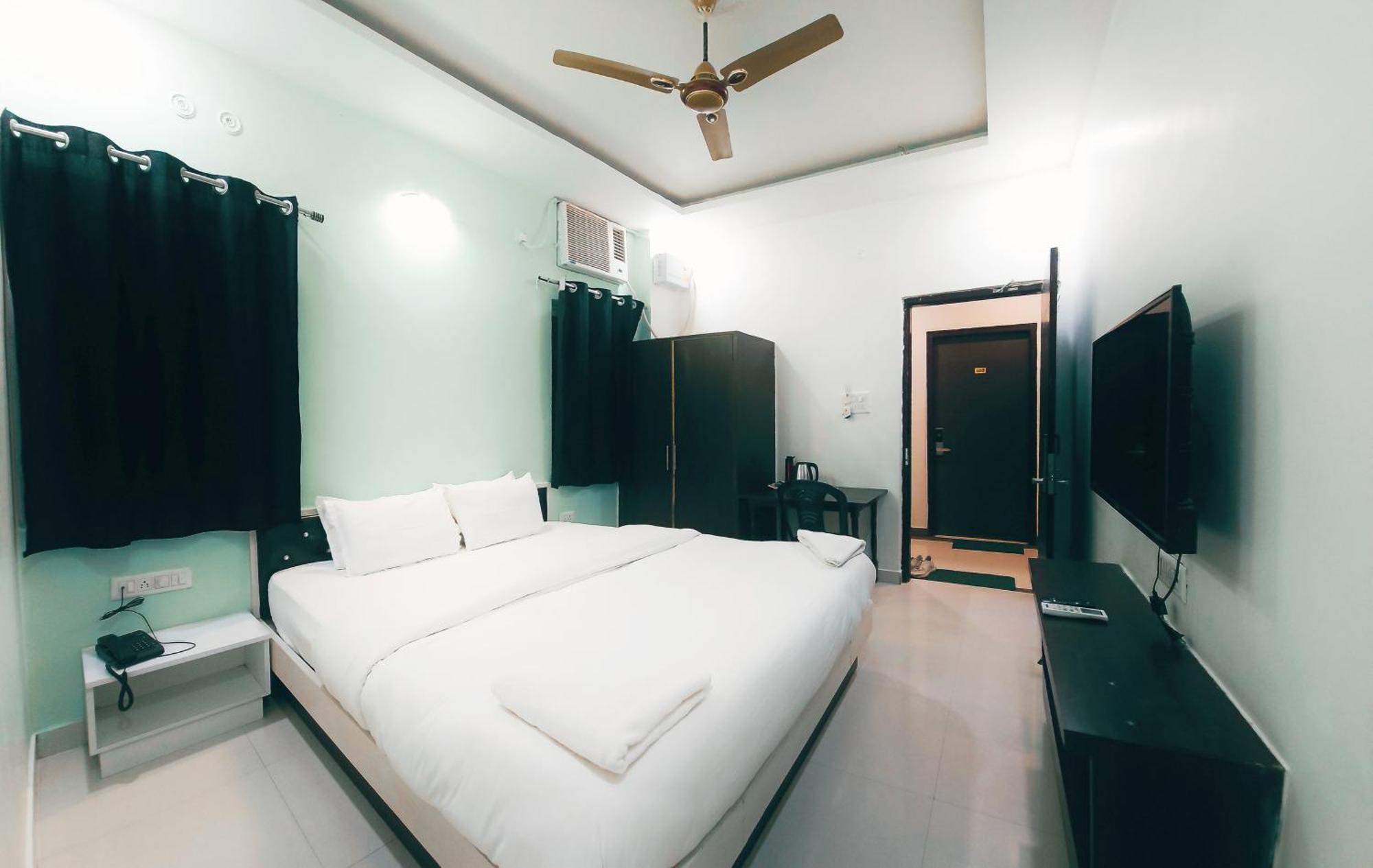 The White Canyon Hotel Varanasi