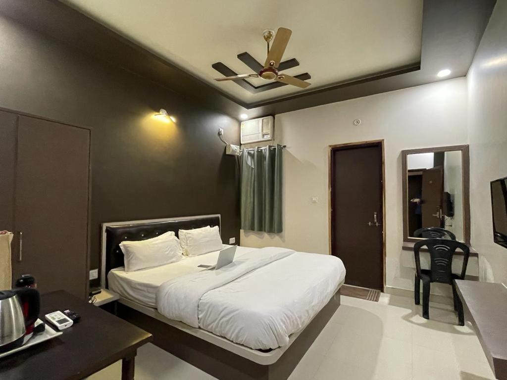 Hotel The White Canyon Varanasi